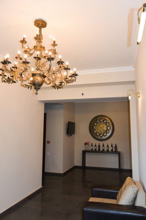 Eleon Boutique Hotel 3*