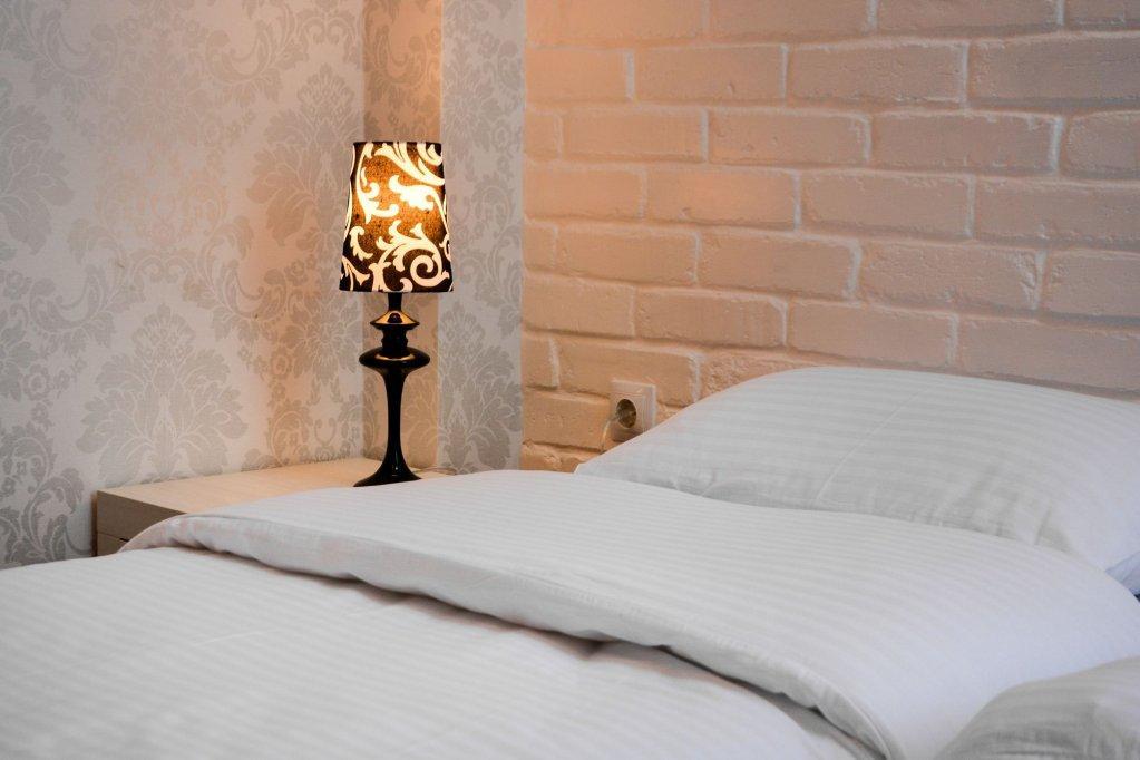 Eleon Boutique Hotel 3*