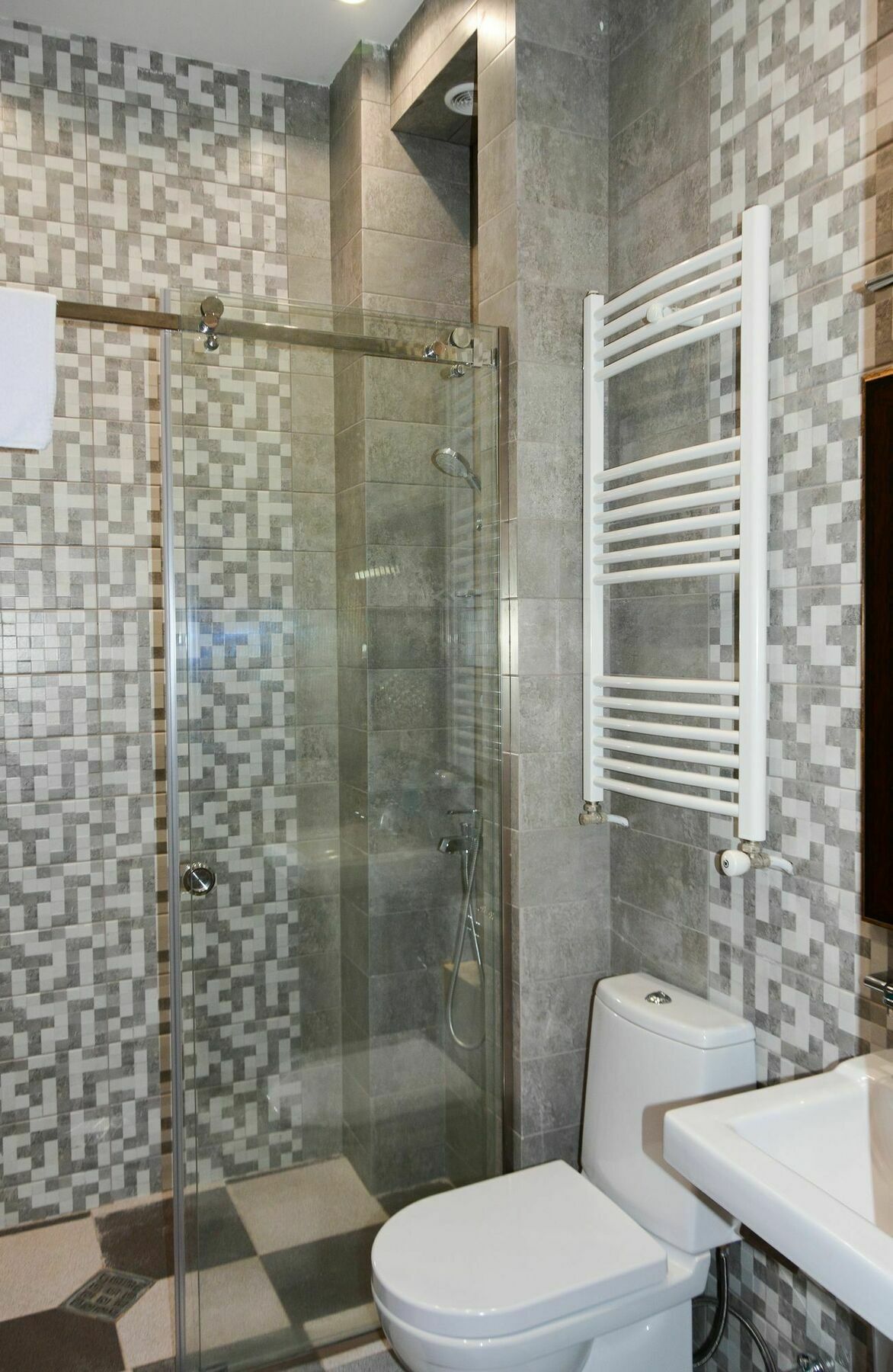 Hotel Eleon Boutique 3*