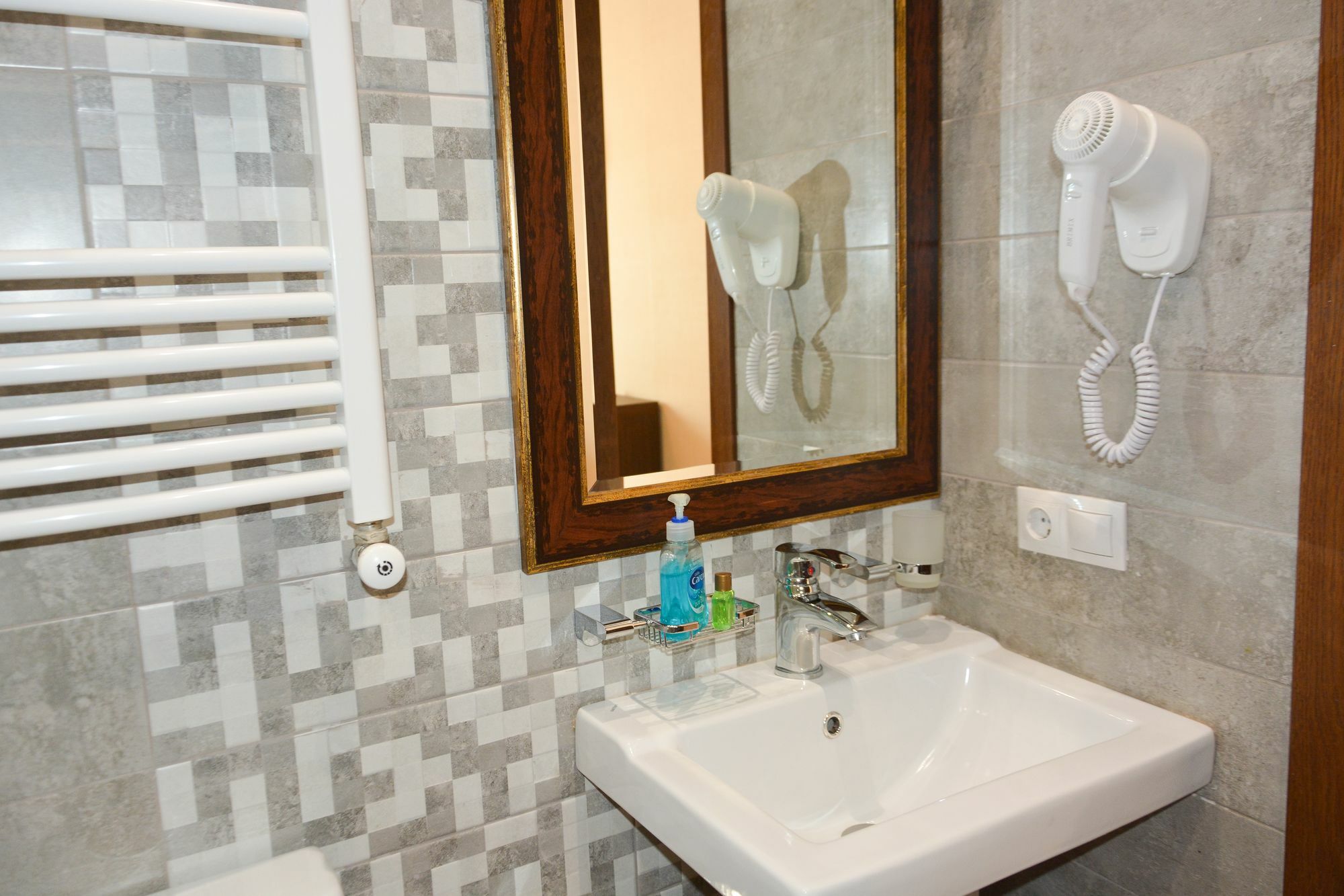 Hotel Eleon Boutique 3*